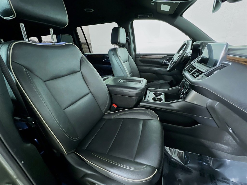 Used 2023 Chevrolet Suburban Premier image 27