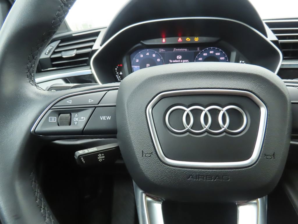 Used 2023 Audi Q3 2.0T Premium w/ Convenience Package image 11