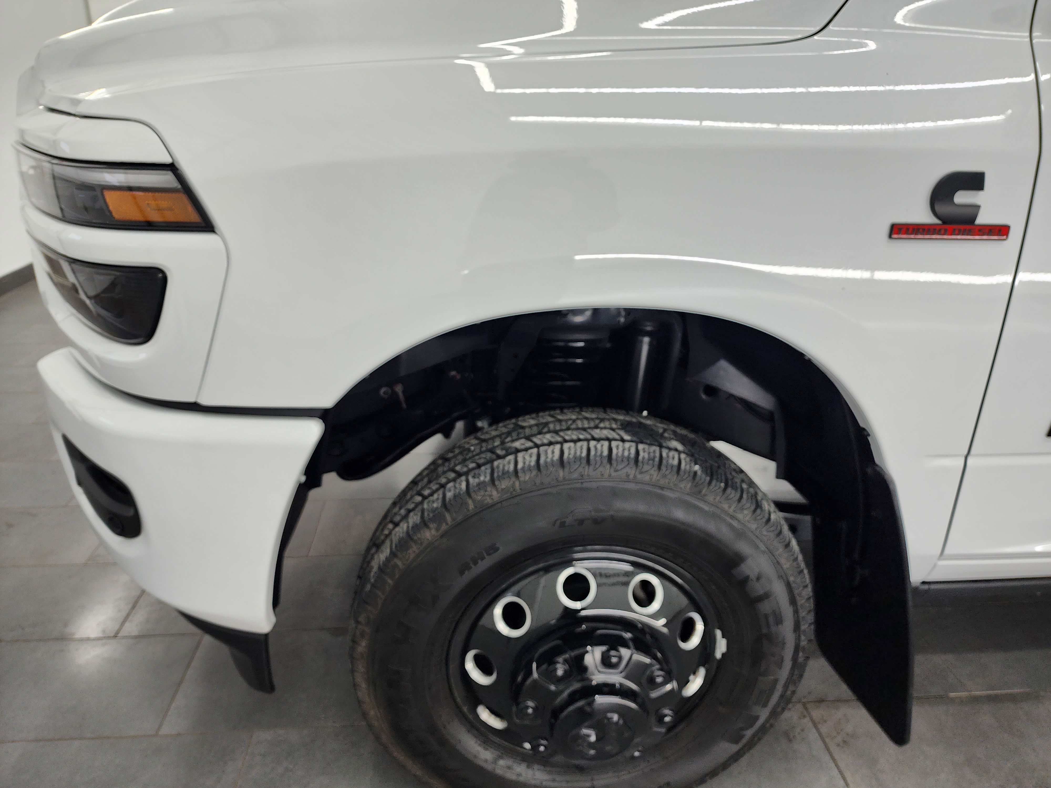 Used 2025 RAM 3500 Laramie image 36