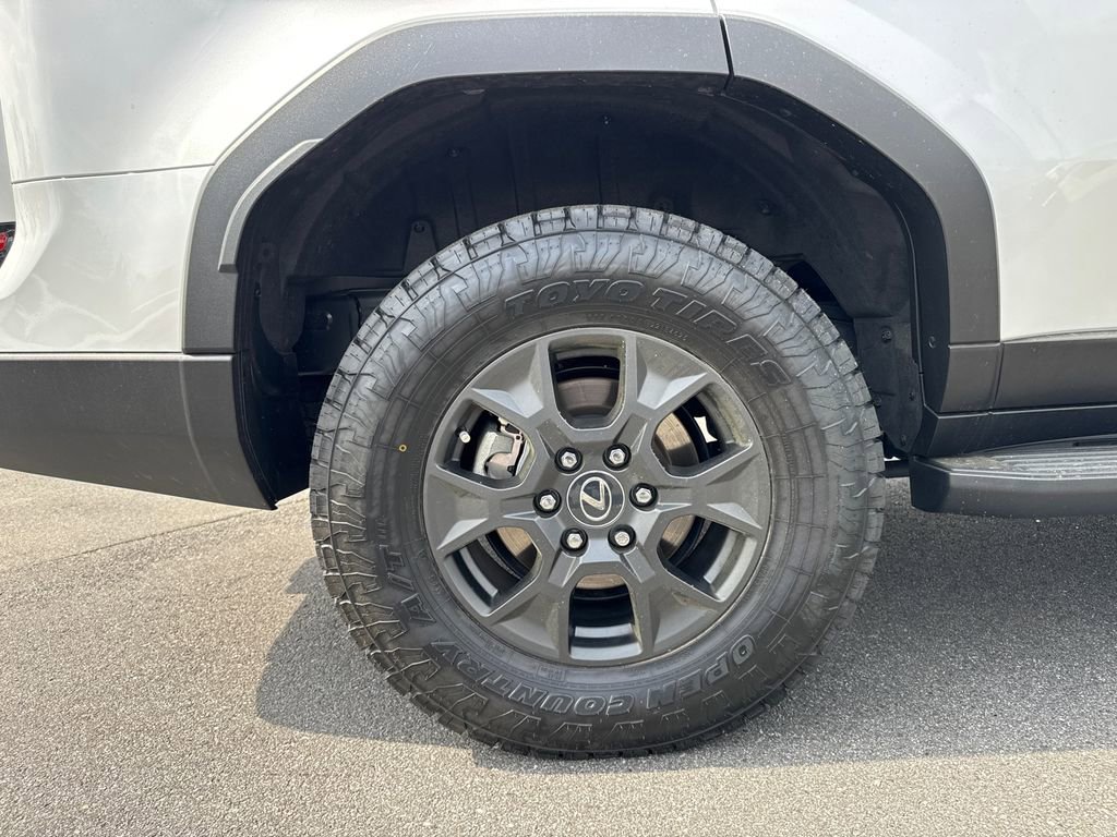 Used 2024 Lexus GX 550 image 17