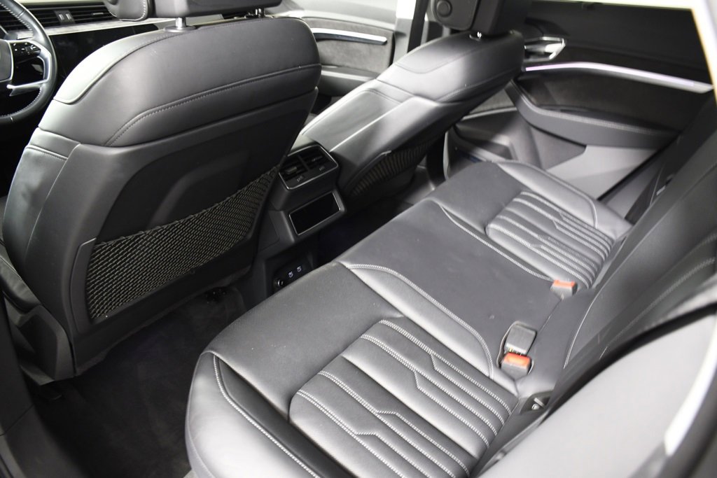 Used 2021 Audi e-tron Prestige w/ Prestige Package image 25