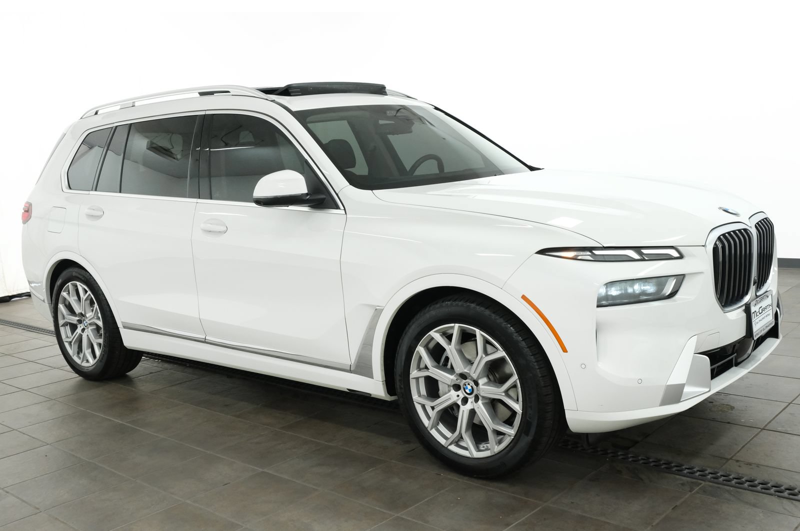 Used 2024 BMW X7 xDrive40i w/ Premium Package AWD/4WD image 7