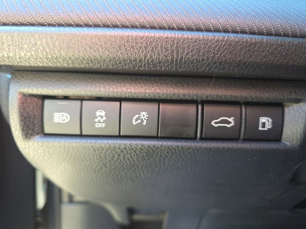 Used 2025 Toyota Camry SE w/ Convenience Package image 25