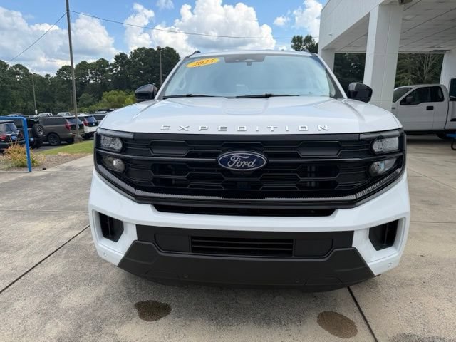 Used 2025 Ford Expedition Max Active RWD image 2