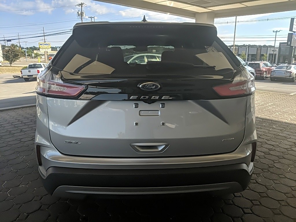 Used 2023 Ford Edge SEL image 6