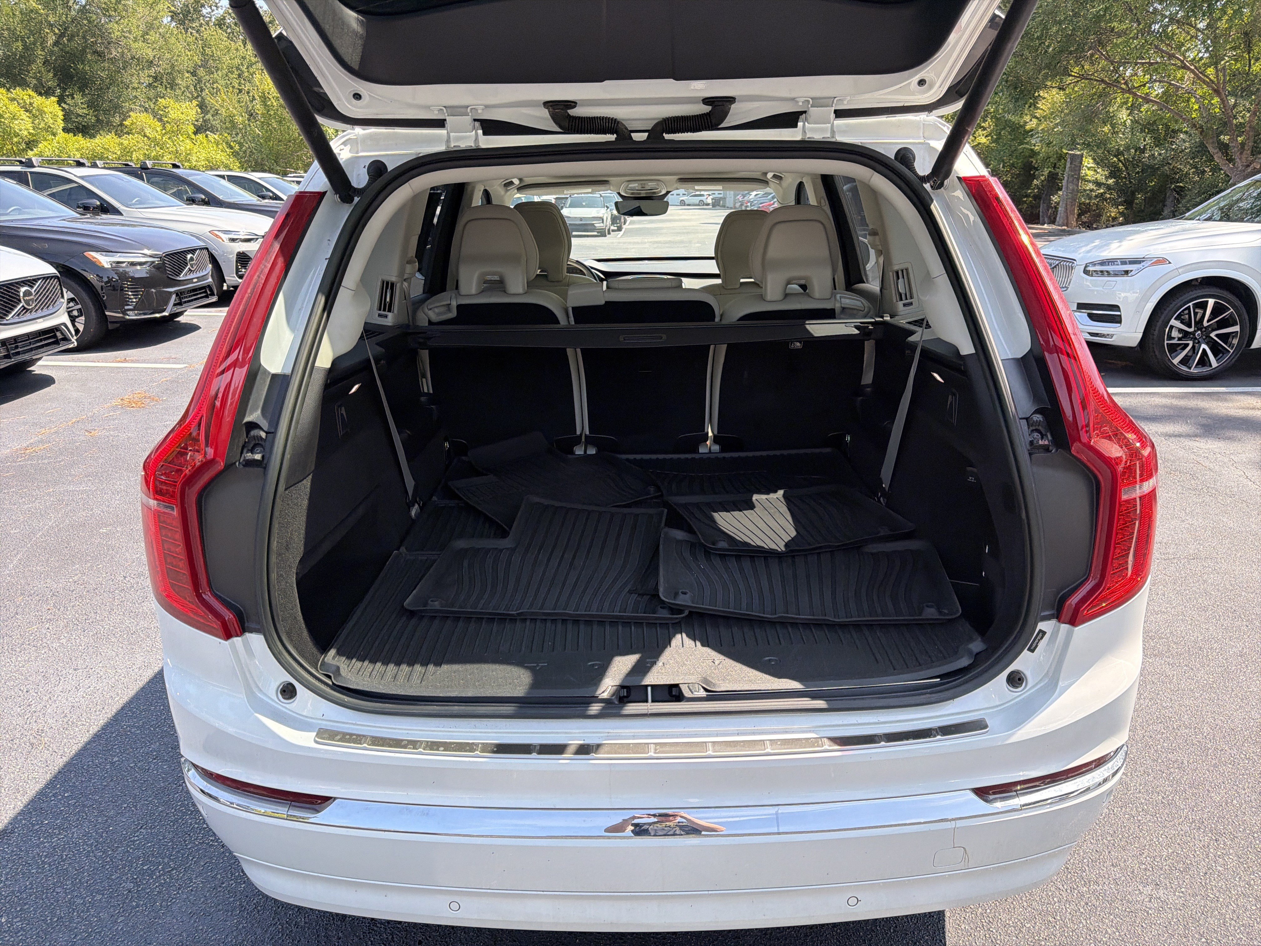 Used 2023 Volvo XC90 B6 Plus w/ Protection Package Premier AWD/4WD image 34