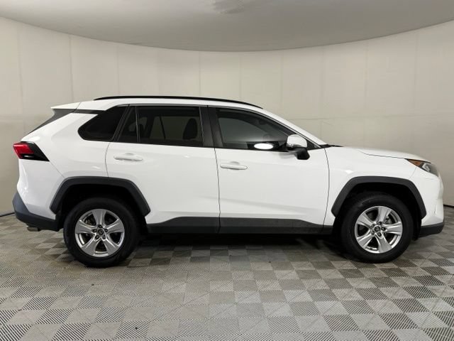 Used 2019 Toyota RAV4 XLE FWD image 9