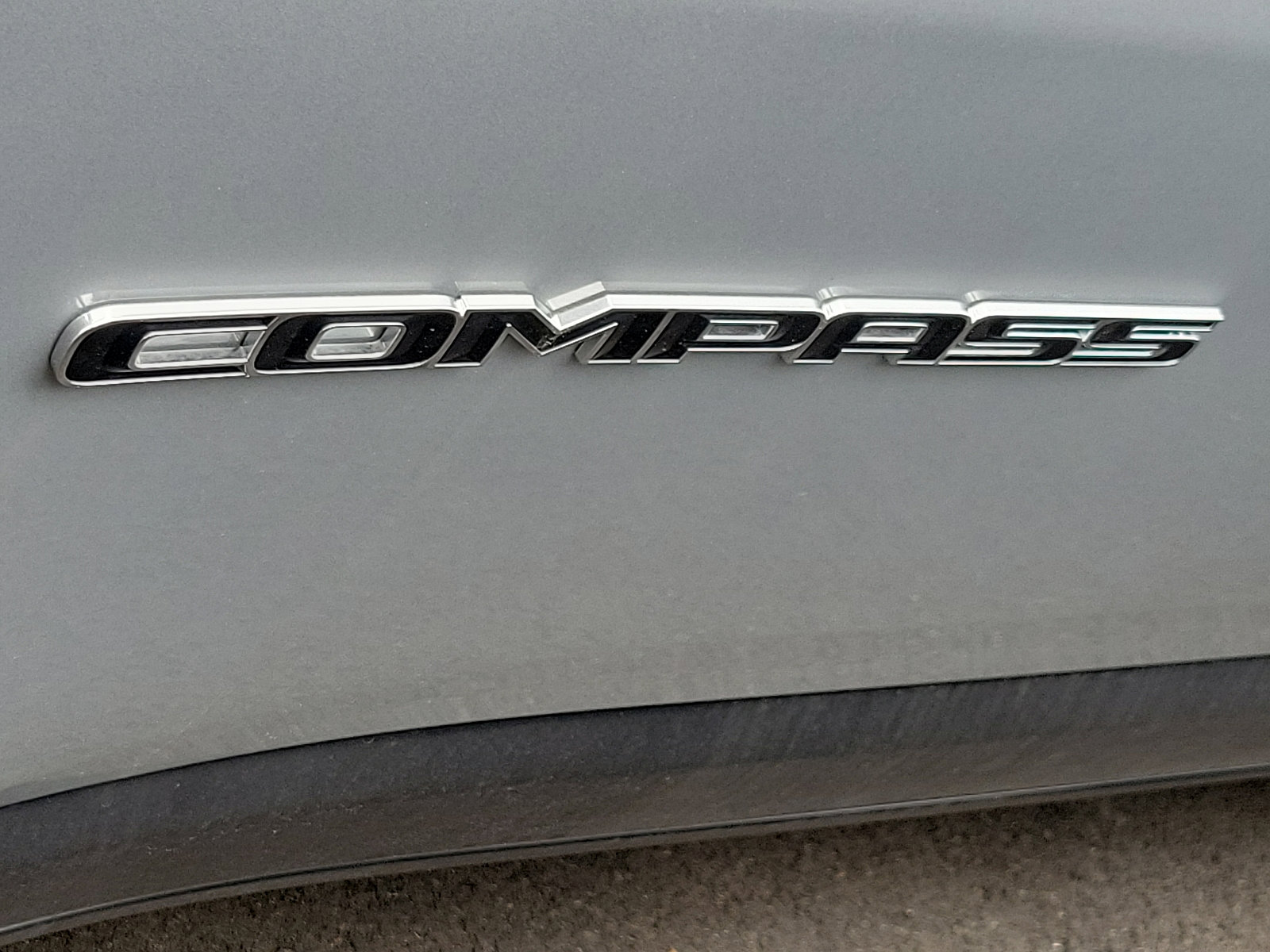 Used 2024 Jeep Compass Latitude w/ Sun and Sound Group image 19