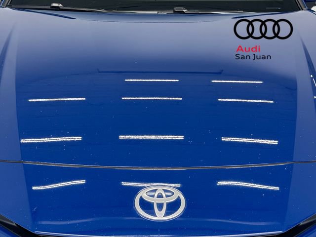 Used 2025 Toyota Camry SE image 3