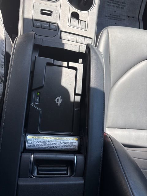 Used 2021 Toyota Highlander XLE AWD/4WD image 23