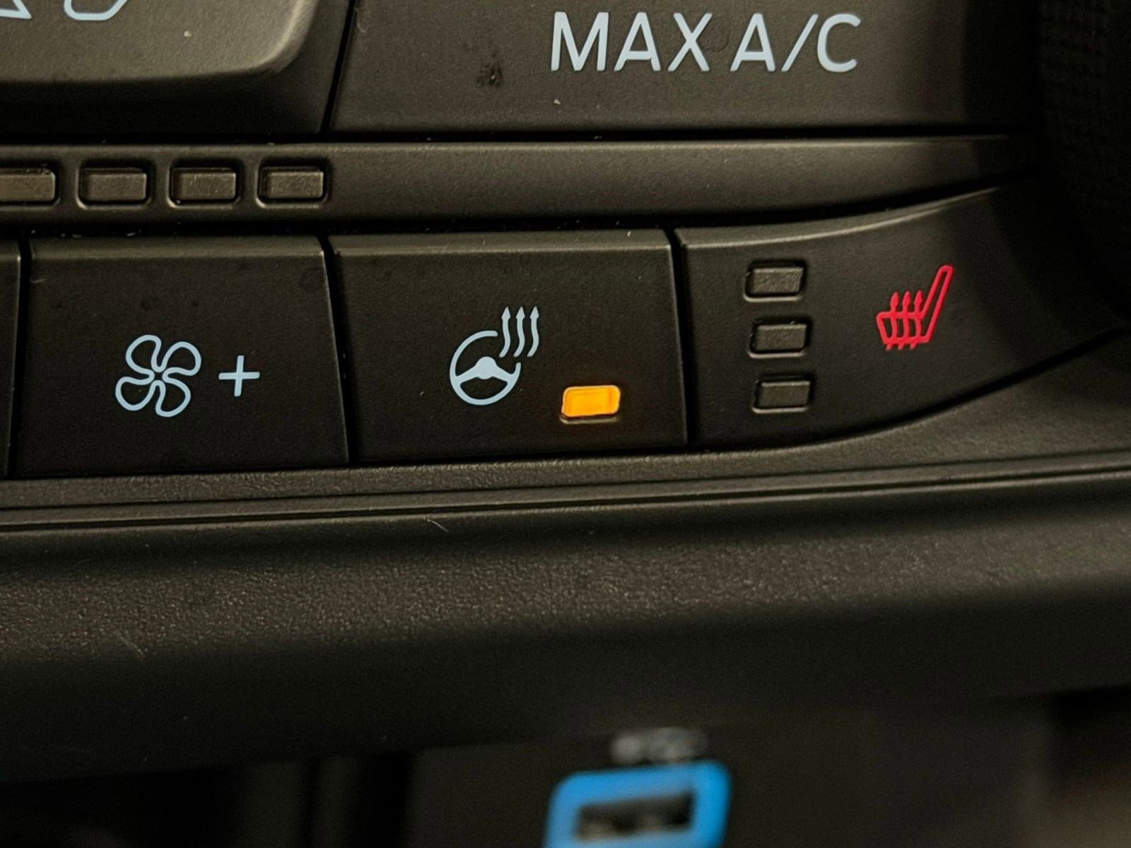 Used 2024 Ford Maverick Lariat w/ Black Appearance Package image 28