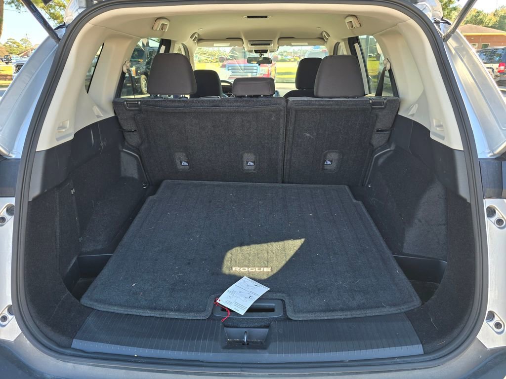 Used 2023 Nissan Rogue SV image 14