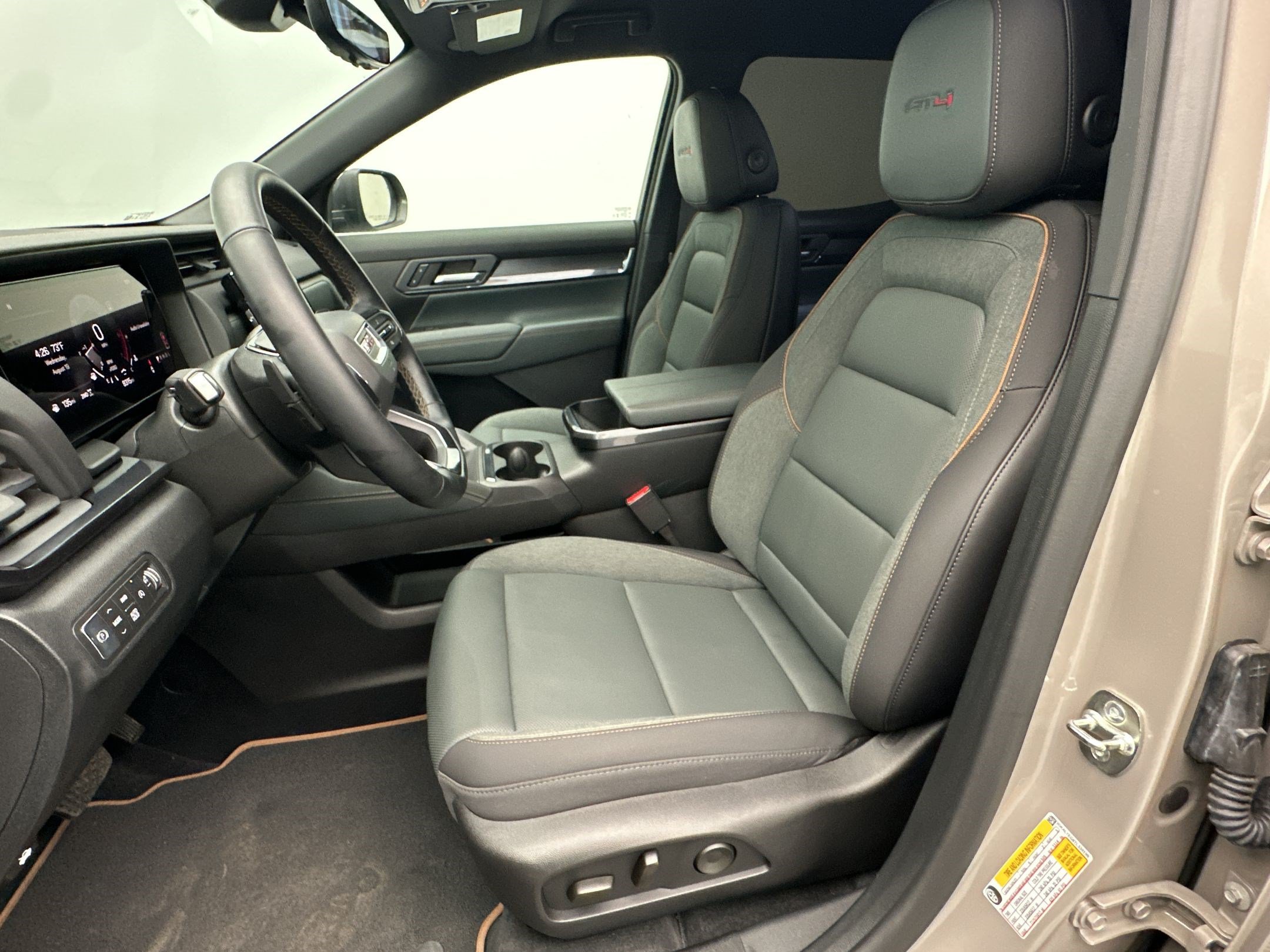 Certified 2026 GMC Terrain AT4 w/ Convenience Package III AWD/4WD image 5