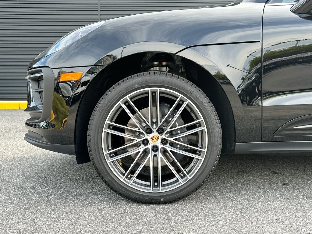 New 2026 Porsche Macan AWD/4WD image 33