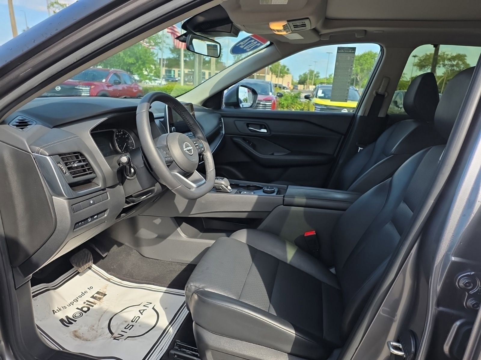 Certified 2024 Nissan Rogue SV w/ SV Premium Package AWD/4WD image 17