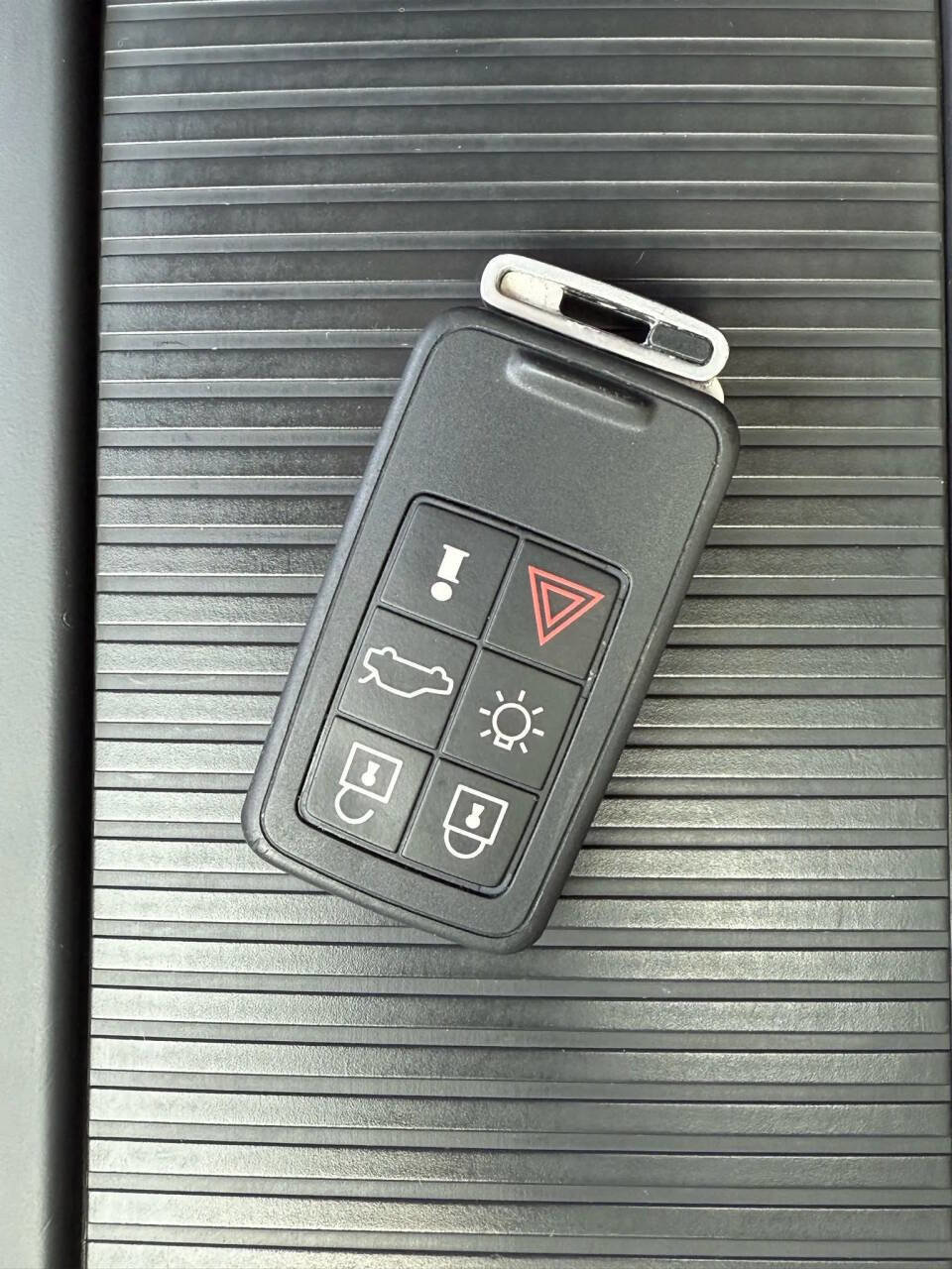 Used 2012 Volvo XC60 T6 image 28