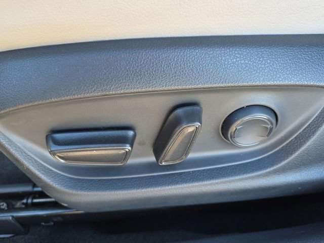 Used 2023 Toyota Camry SE image 39