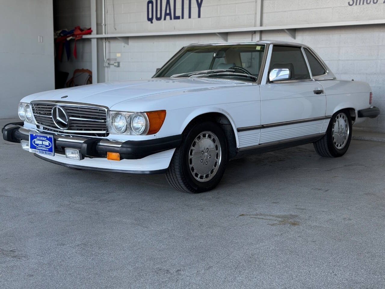 Used 1987 Mercedes-Benz 560 SL image 6
