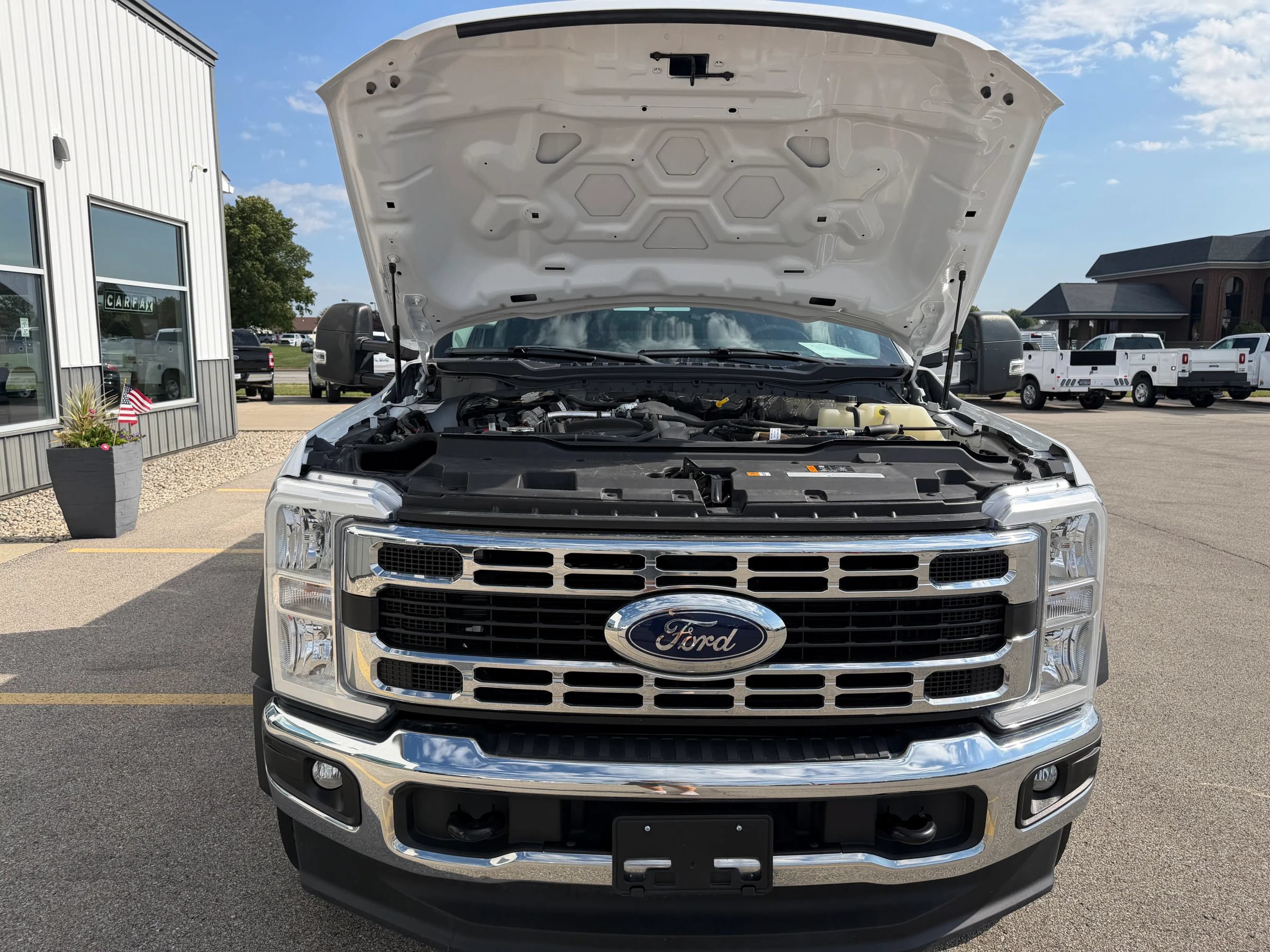 Used 2024 Ford F550 4x4 Regular Cab Super Duty image 33