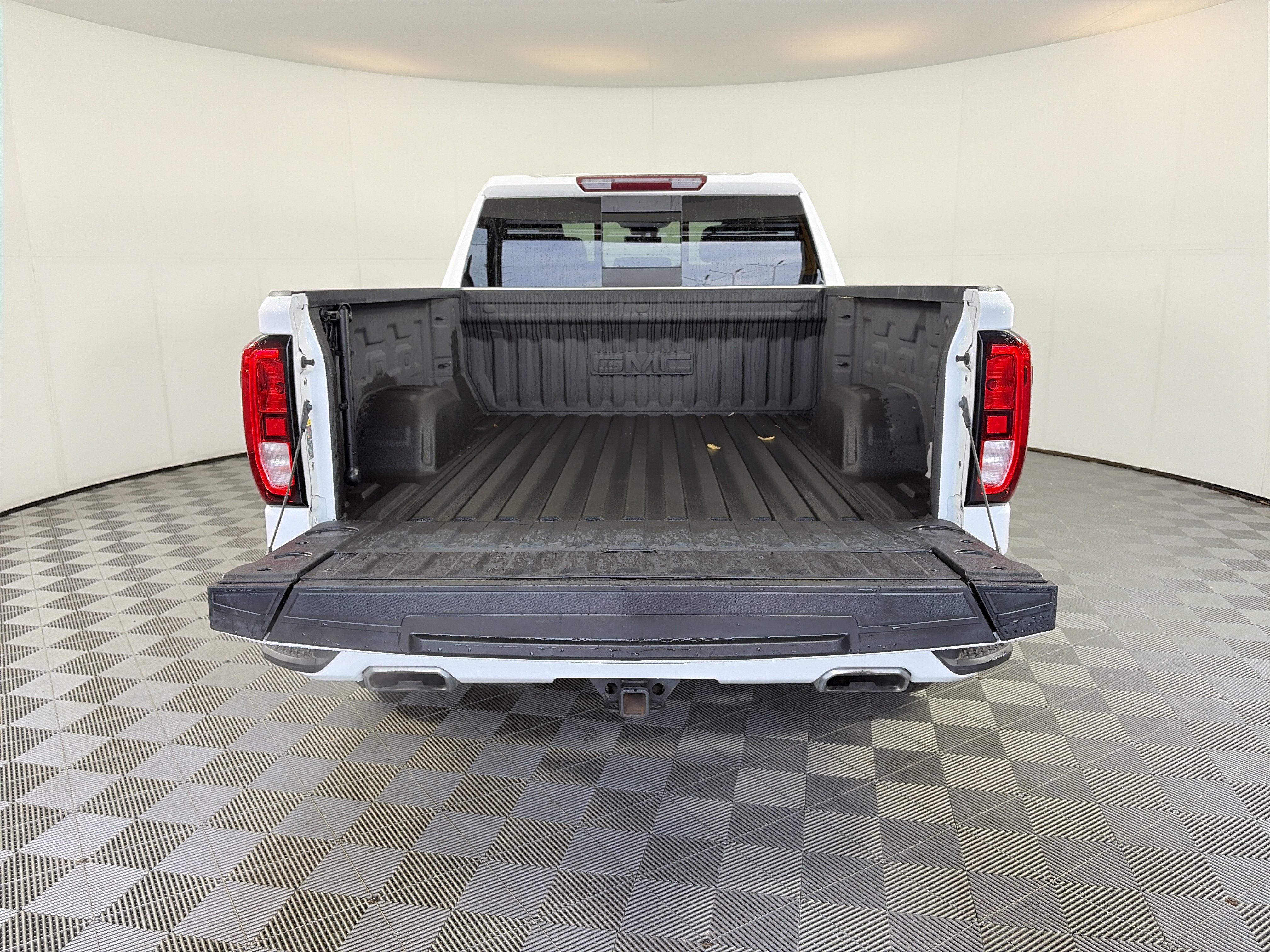 Certified 2024 GMC Sierra 1500 Elevation w/ Preferred Package AWD/4WD image 14