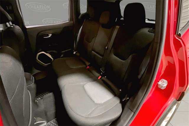 Used 2017 Jeep Renegade Latitude w/ Popular Equipment Group image 14
