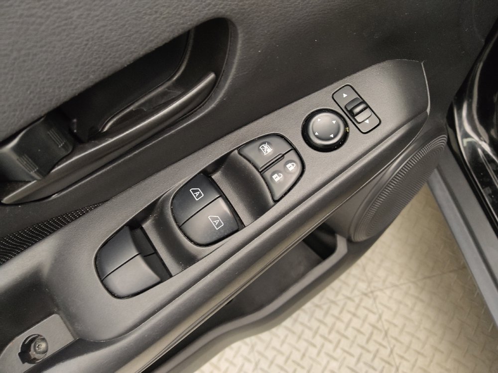 Used 2022 Nissan Kicks S FWD image 27