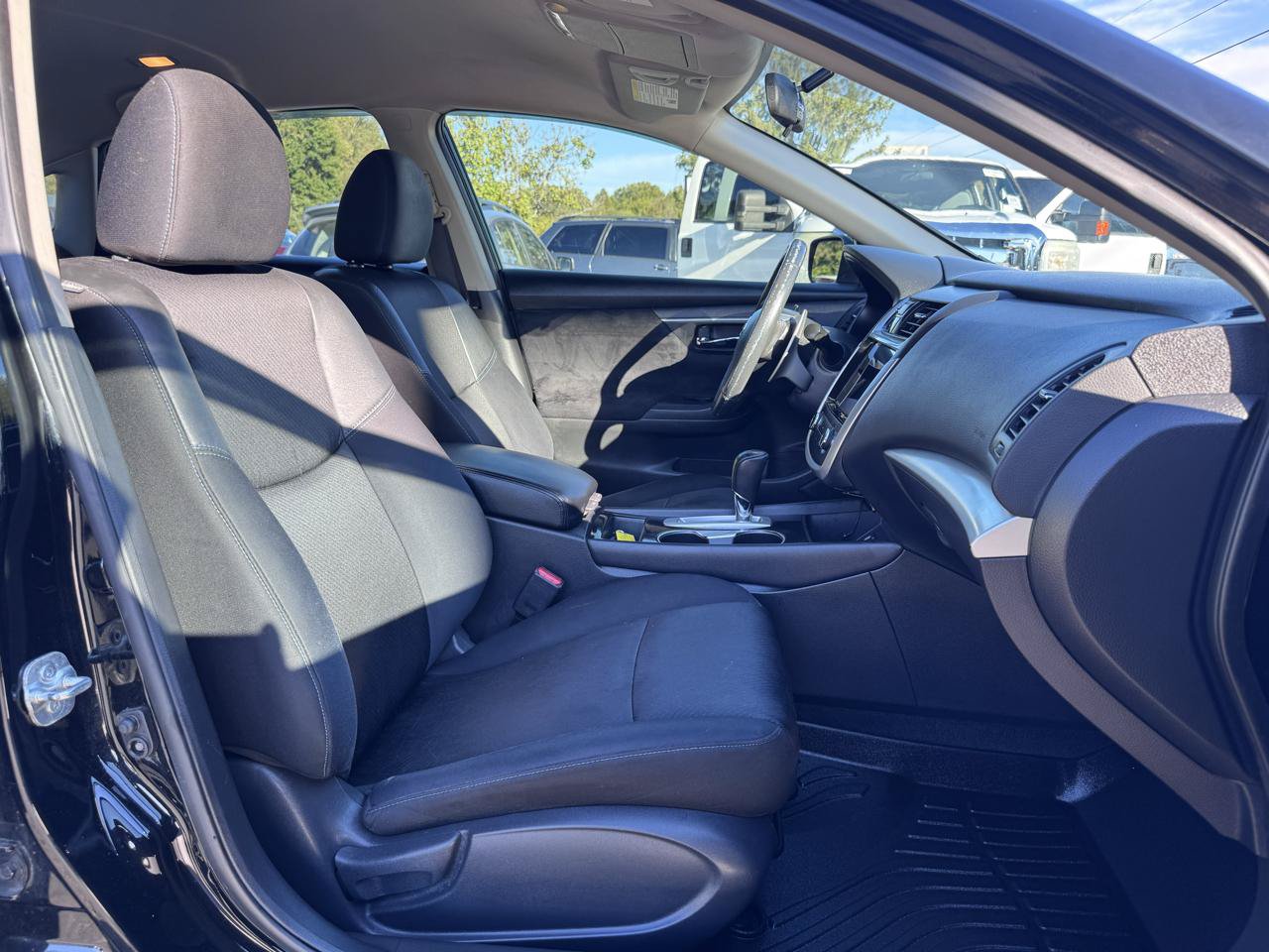 Used 2017 Nissan Altima 2.5 SR FWD image 14