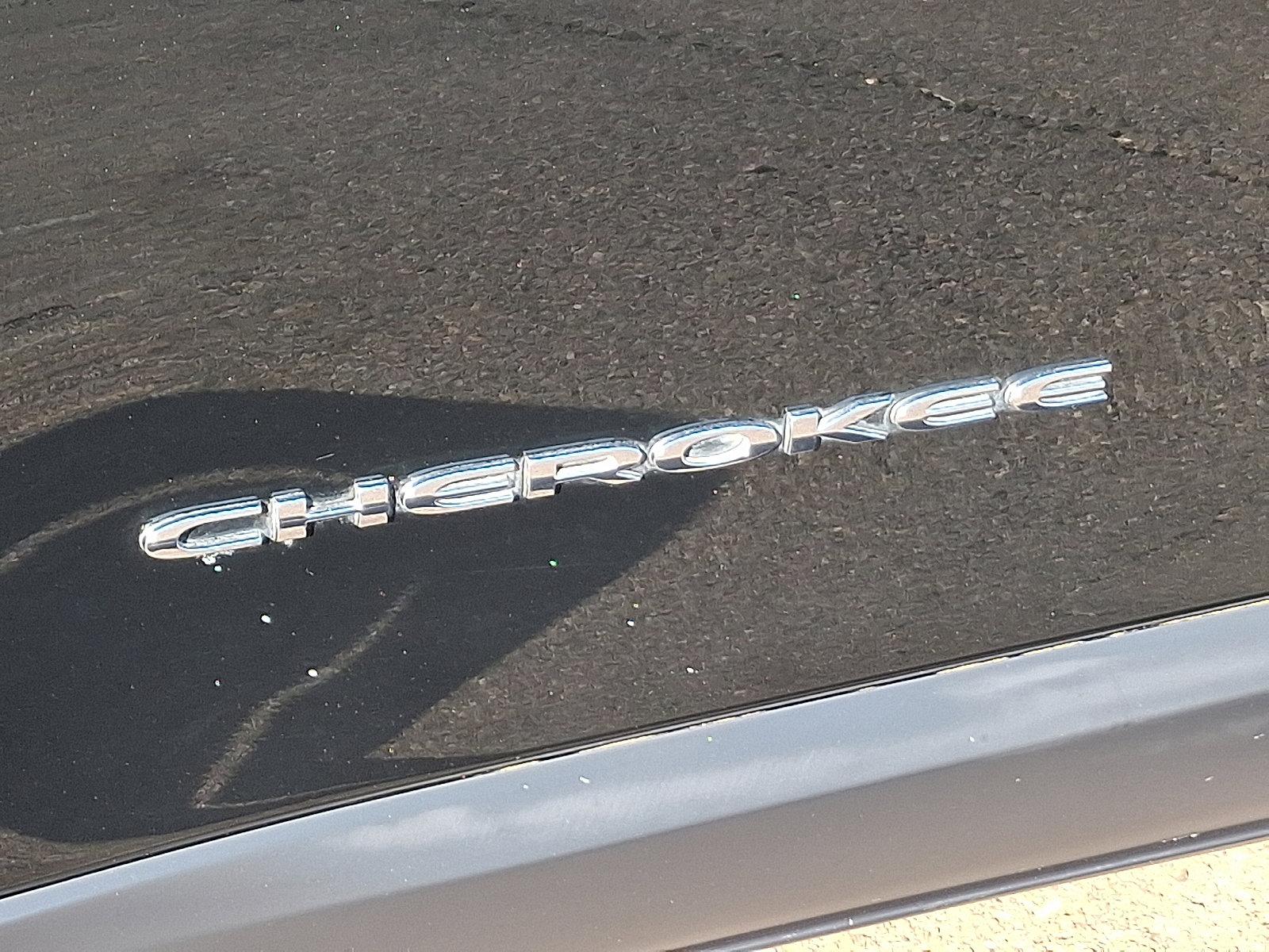 Used 2019 Jeep Cherokee Limited image 34