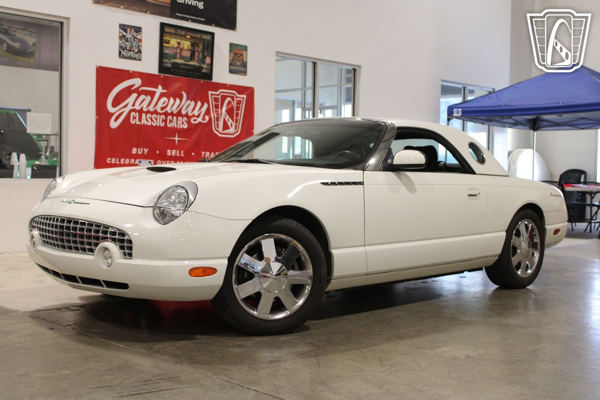 Used 2002 Ford Thunderbird image 3