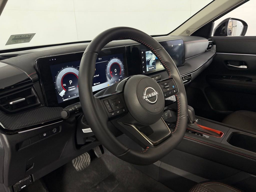 Used 2025 Nissan Kicks SR FWD image 20