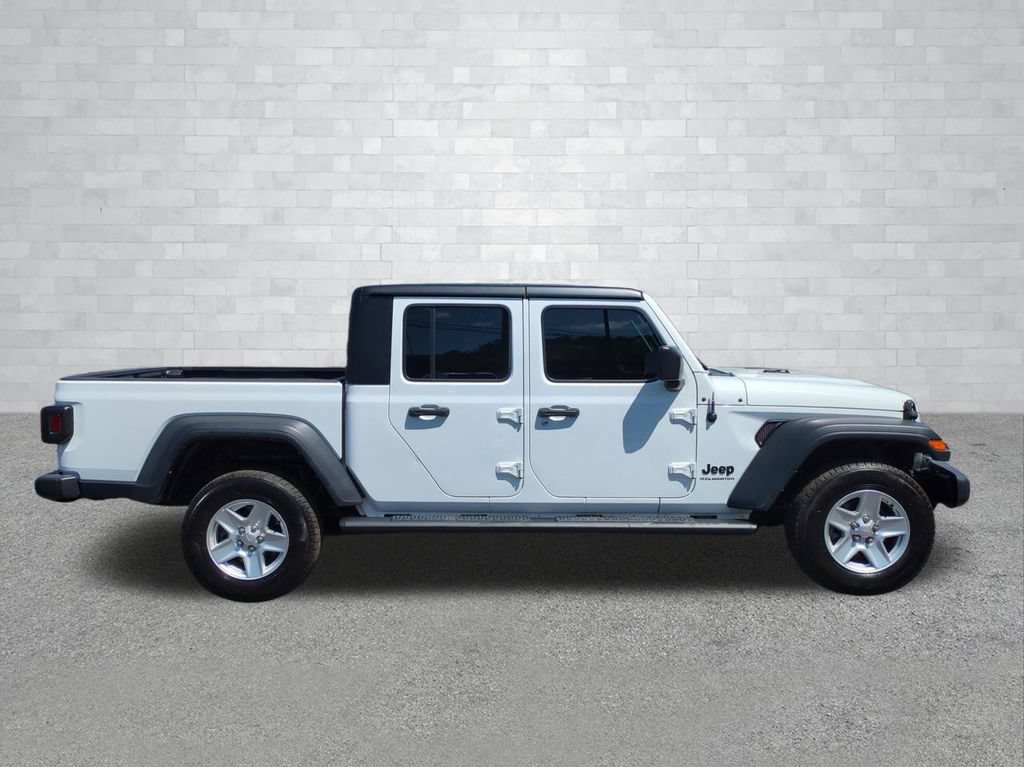 Used 2023 Jeep Gladiator Sport AWD/4WD image 3