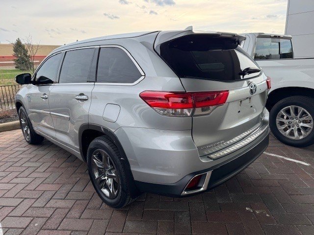 Used 2017 Toyota Highlander Limited Platinum image 4
