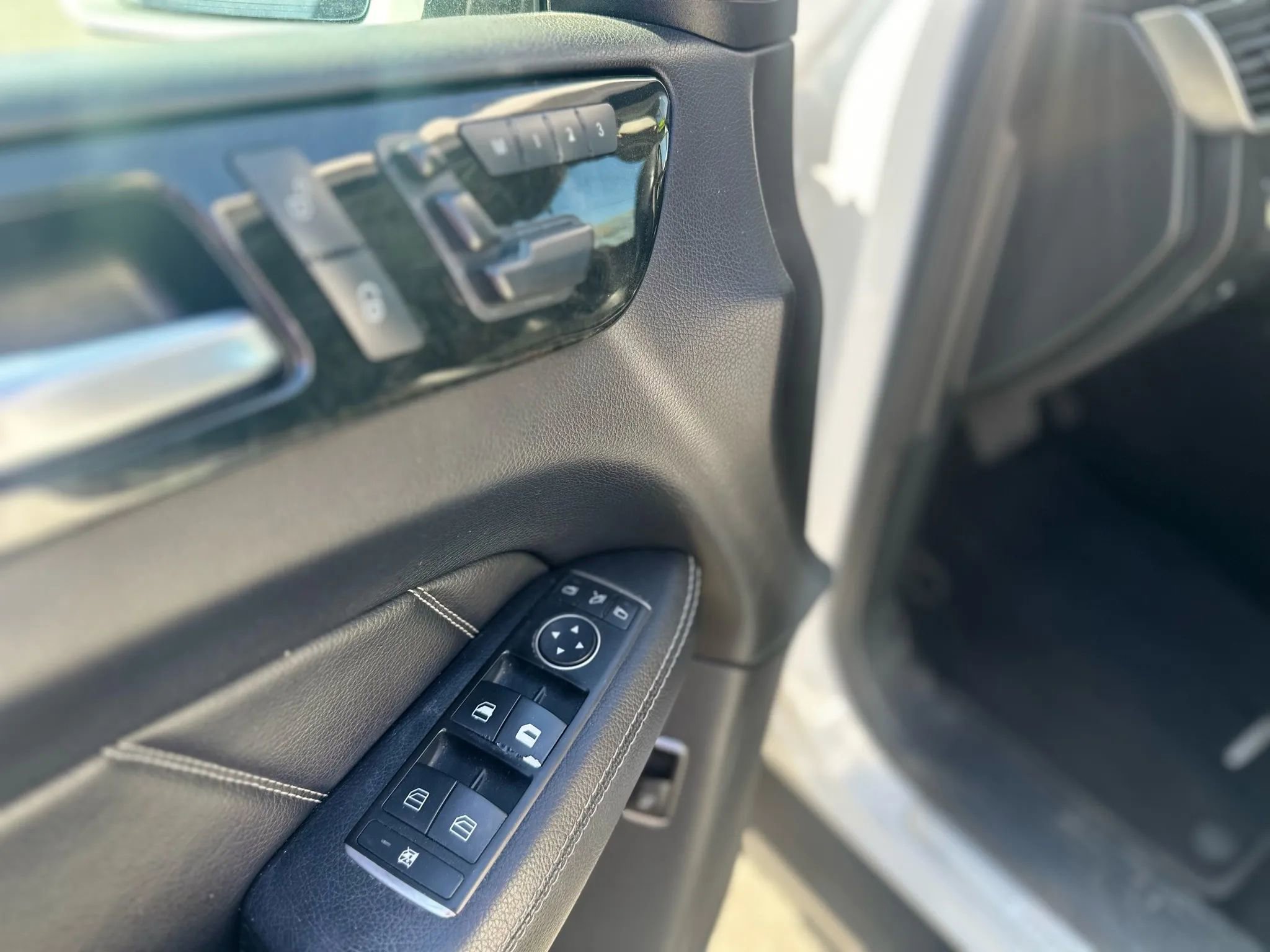 Used 2016 Mercedes-Benz GL 450 4MATIC image 22