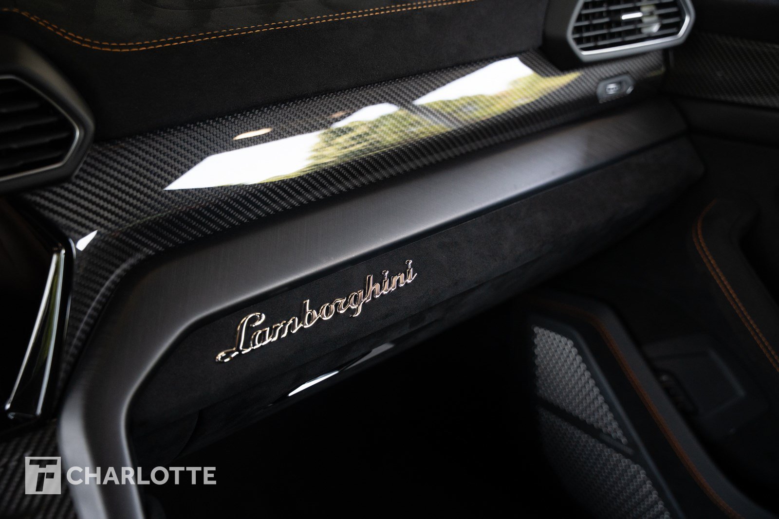 Used 2023 Lamborghini Urus Performante AWD/4WD image 29
