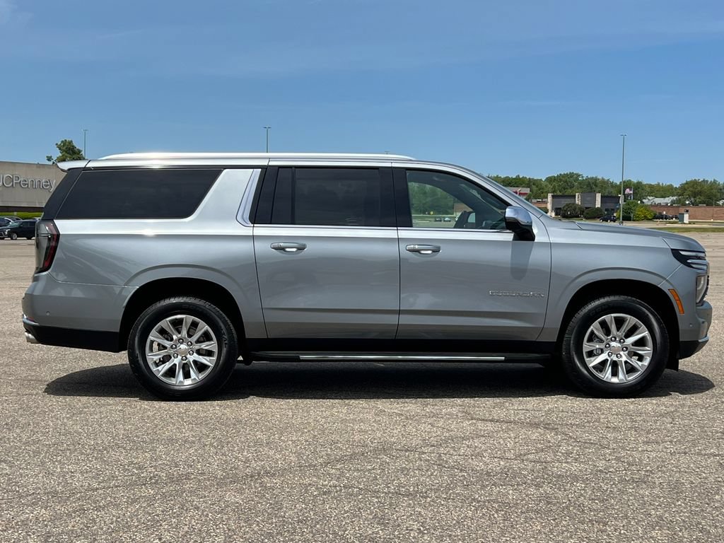 Used 2025 Chevrolet Suburban Premier AWD/4WD image 53