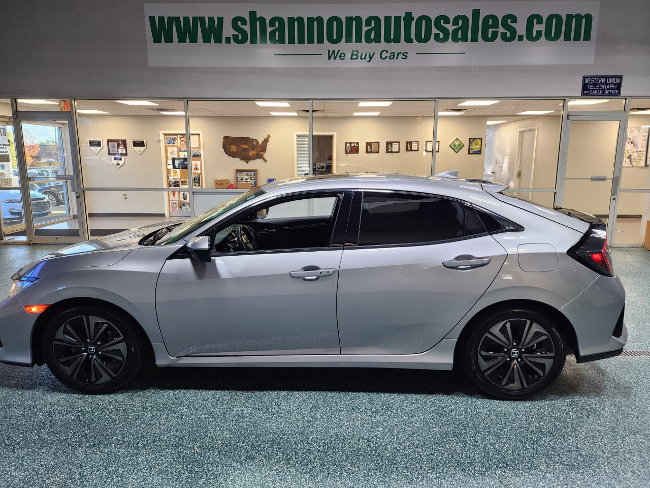 Used 2018 Honda Civic EX image 11