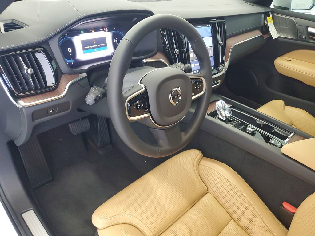 New 2025 Volvo V60 B5 Cross Country Ultra w/ Protection Package Premier image 20
