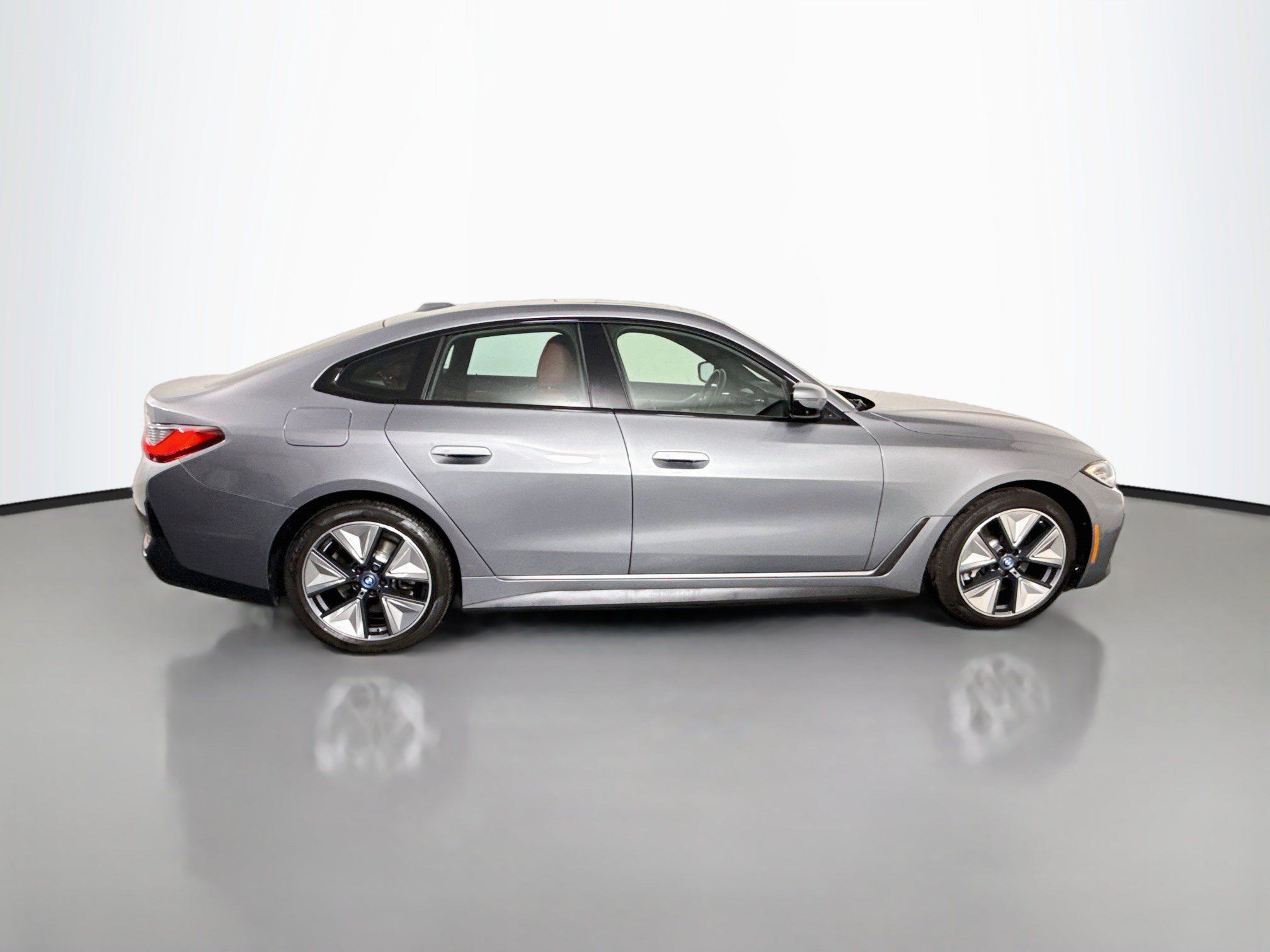 Used 2023 BMW i4 eDrive40 w/ Premium Package RWD image 11
