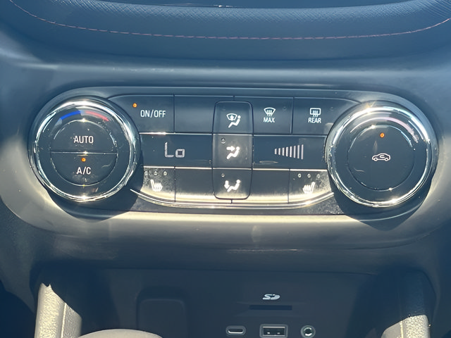 Used 2023 Chevrolet TrailBlazer RS w/ Sun and Liftgate Package FWD image 28