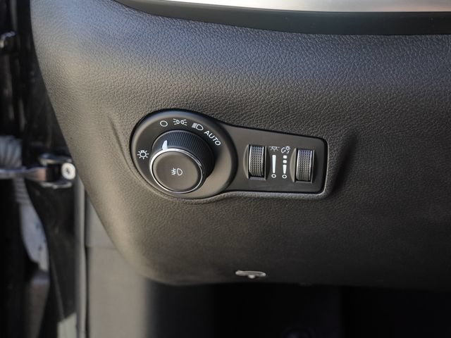 Certified 2023 Jeep Compass Latitude AWD/4WD image 21