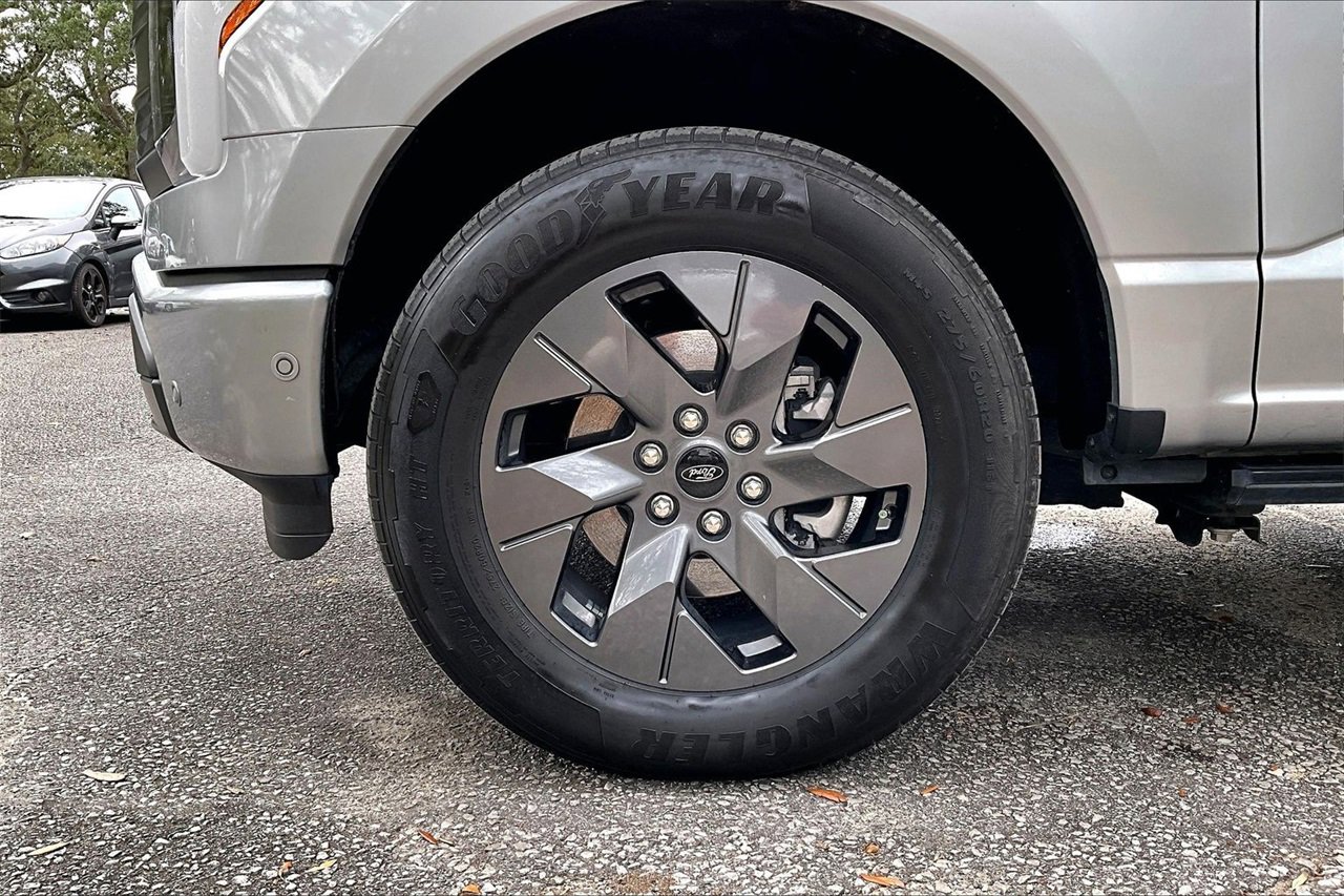 Used 2023 Ford F150 Lightning Lariat w/ Equipment Group 511A High image 31