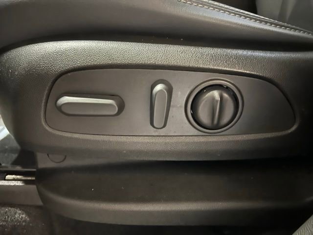 Used 2023 Buick Enclave Essence w/ Experience Buick Package image 15