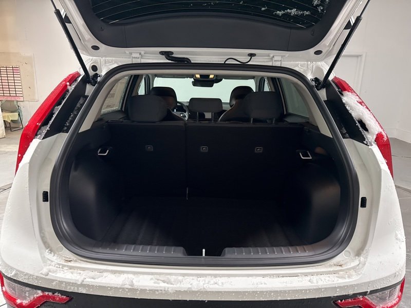 New 2025 Kia Niro LX image 8