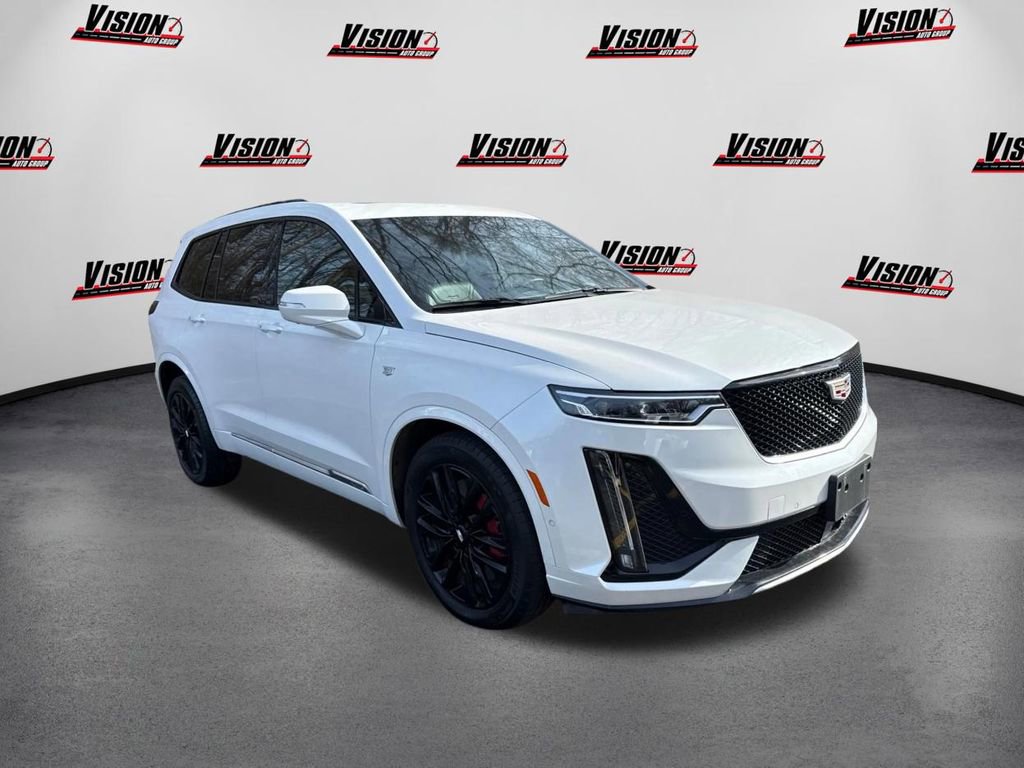 Used 2023 Cadillac XT6 Sport w/ Platinum Package image 3