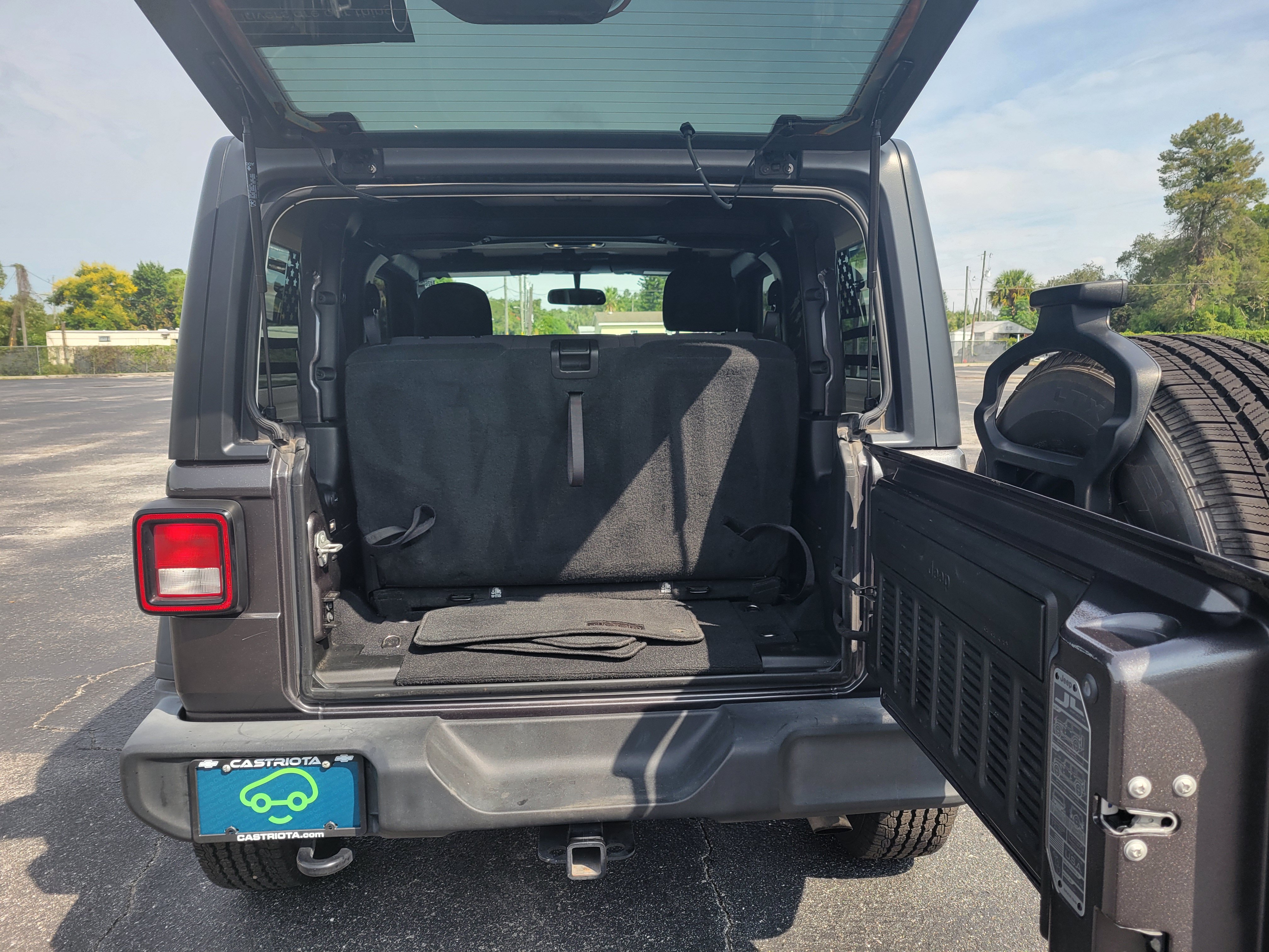 Used 2022 Jeep Wrangler Sport AWD/4WD image 7