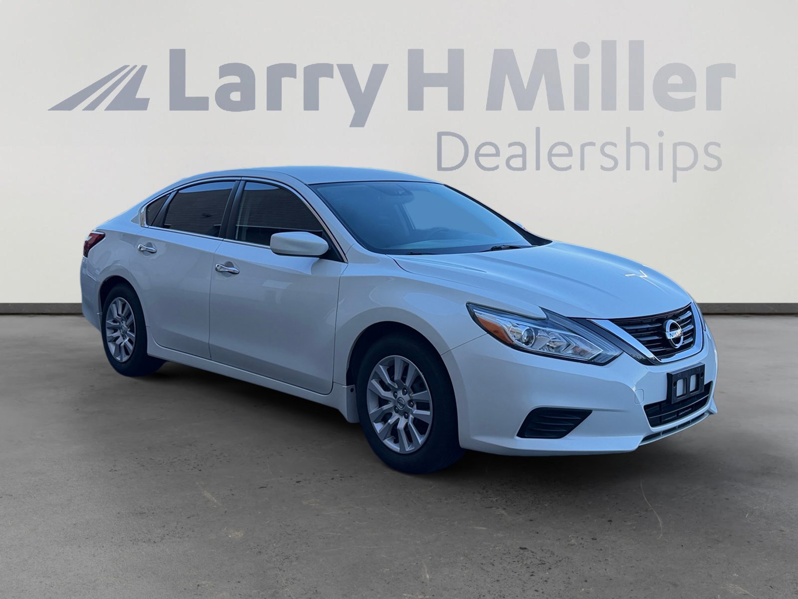Used 2017 Nissan Altima 2.5 S w/ Power Driver Seat Package FWD image 7