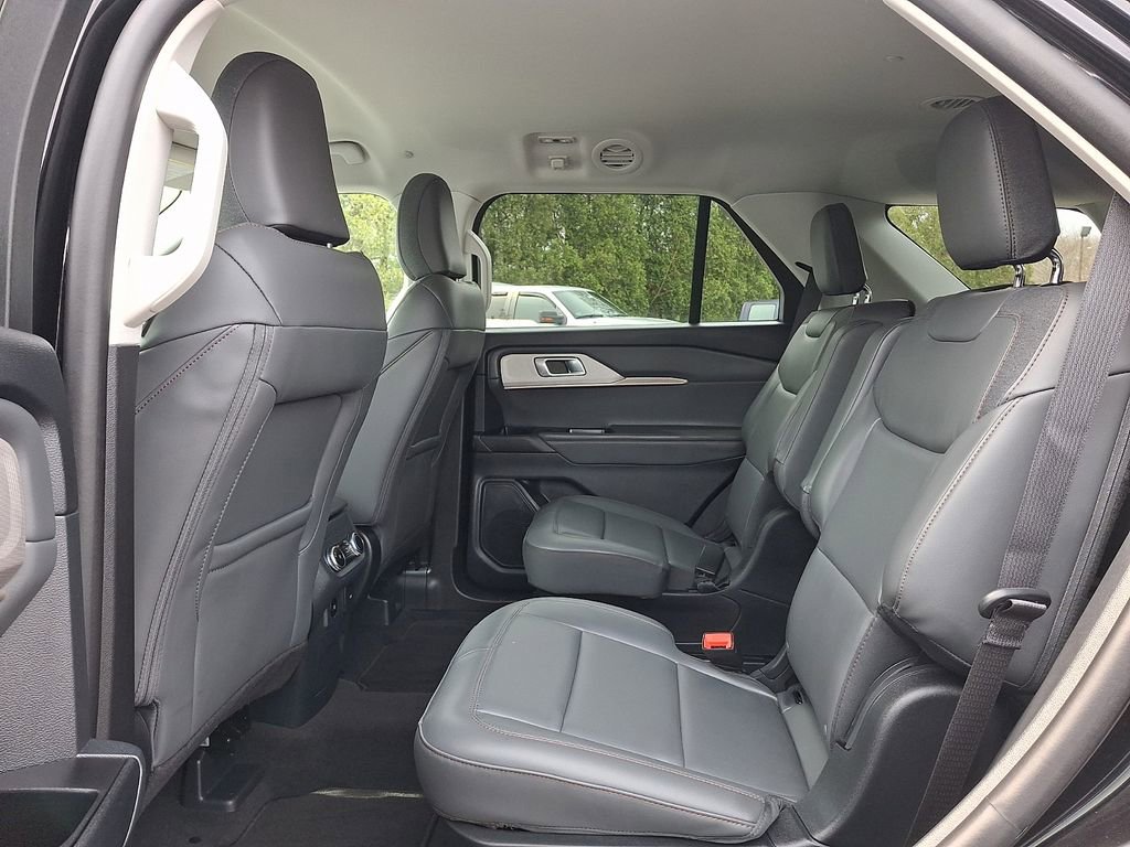 Certified 2025 Ford Explorer Active w/ Active Comfort Package image 11