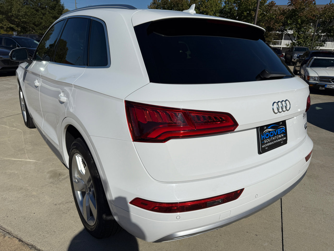 Used 2018 Audi Q5 2.0T Premium Plus w/ Premium Plus Package image 3