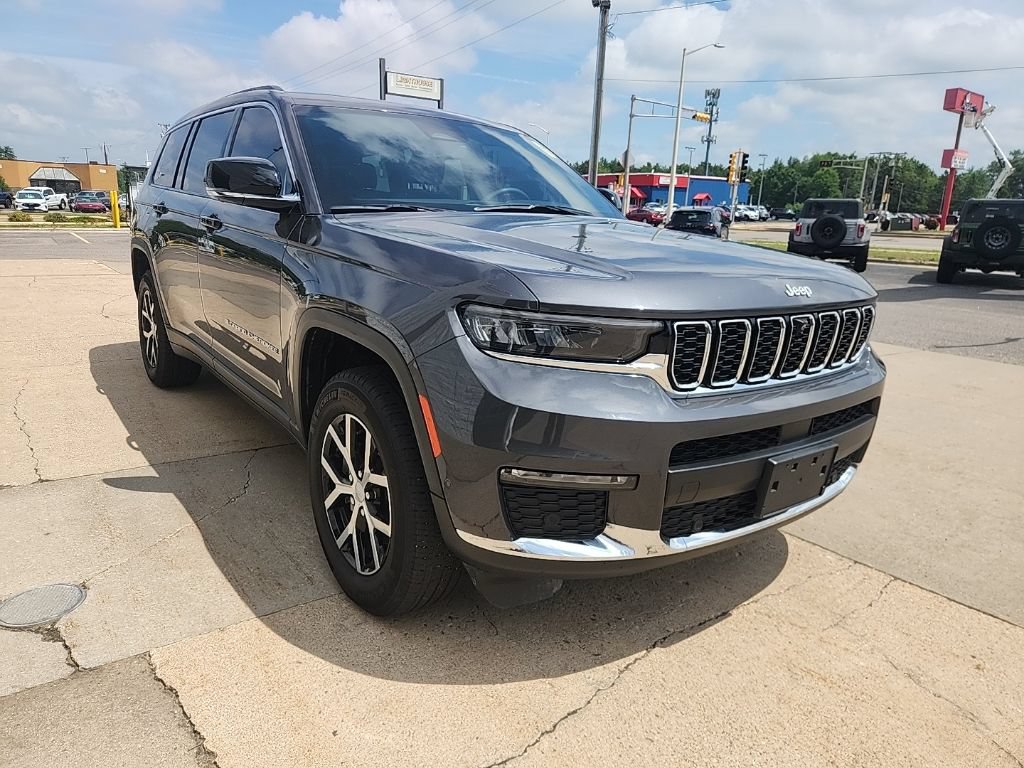 Used 2024 Jeep Grand Cherokee L Limited w/ Luxury Tech Group II AWD/4WD image 2