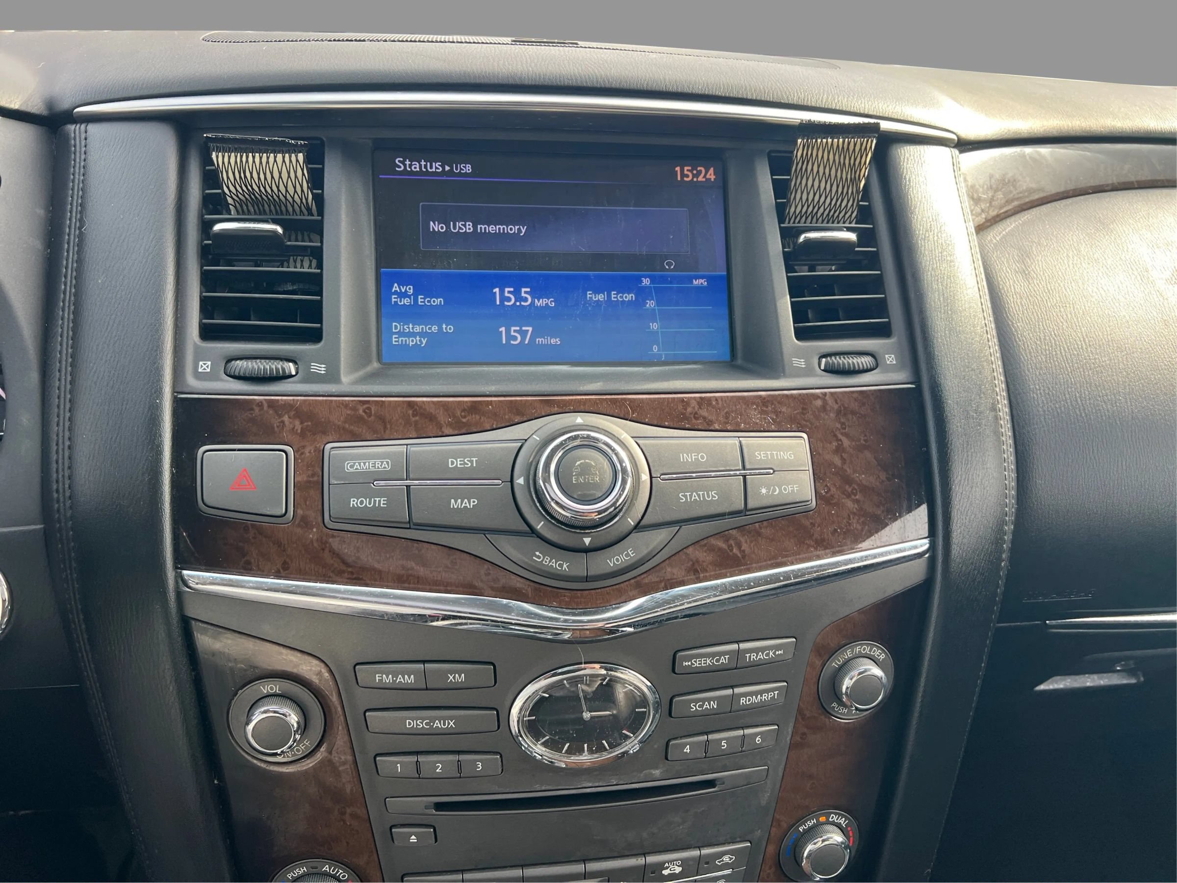 Used 2013 INFINITI QX56 4WD w/ Deluxe Touring Pkg image 16